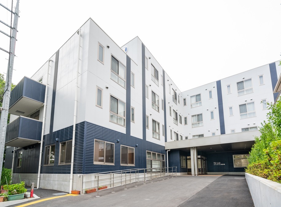 医療法人ひかり会／介護老人保健施設ソワンルミエ槻の森