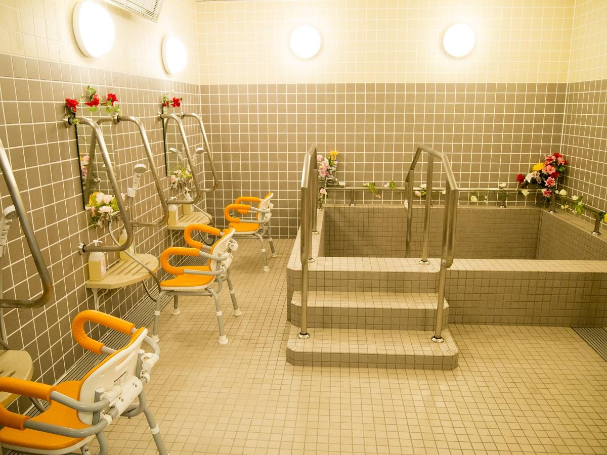 ヒューマンライフケア株式会社|【ヒューマンライフケア高幡不動の湯】介護職員×パート/ds021j09e03