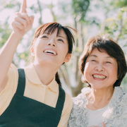 認知症ライフパートナーとは？学べる内容、仕事への活かし方、試験概要などを解説！