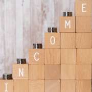 児童発達支援管理責任者（児発管）の年収は？データ比較と給料UPの方法