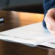 【2025年最新】介護福祉士国家試験の合格率と過去10年の推移