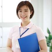 サービス提供責任者（サ責）の給料の相場は？訪問介護員との比較・年収アップの方法も解説